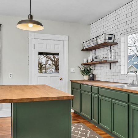 Enchanting Bungalow - 2Br Historic Hidden Gem Xenia Luaran gambar