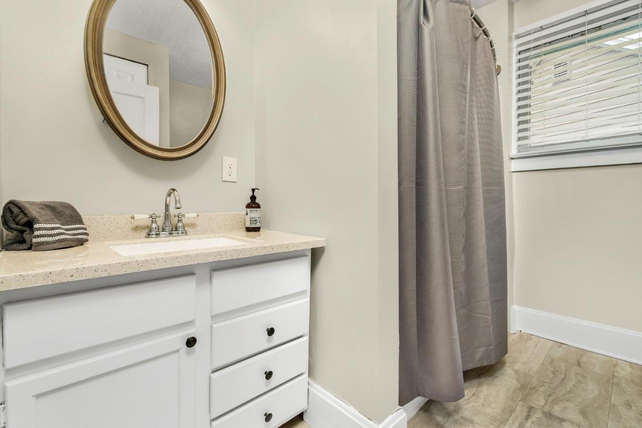 Enchanting Bungalow - 2Br Historic Hidden Gem Xenia Luaran gambar