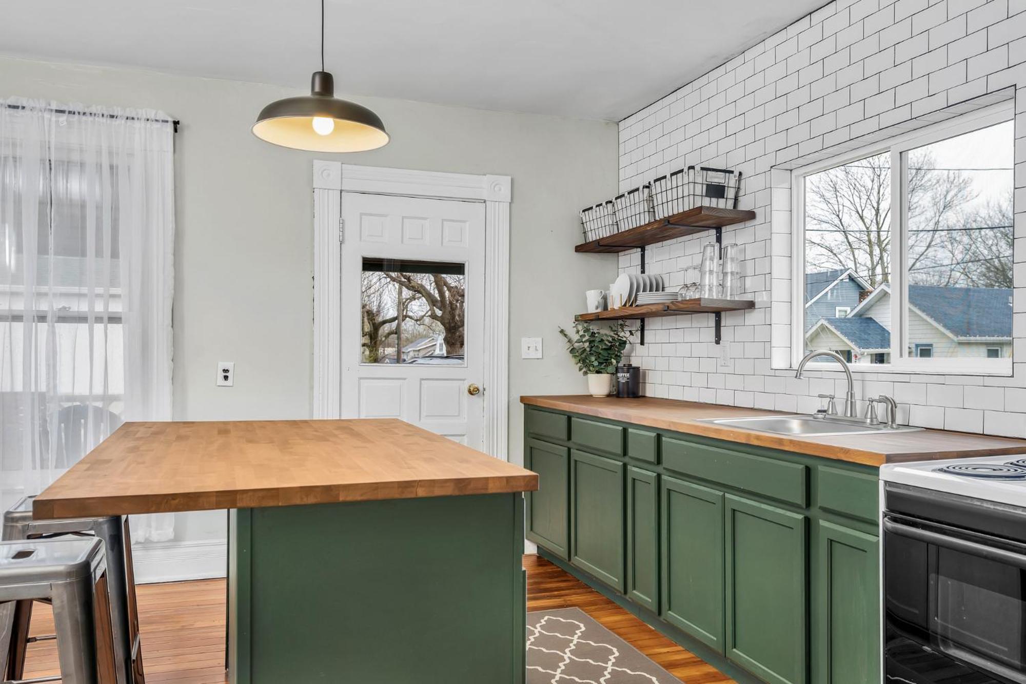 Enchanting Bungalow - 2Br Historic Hidden Gem Xenia Luaran gambar